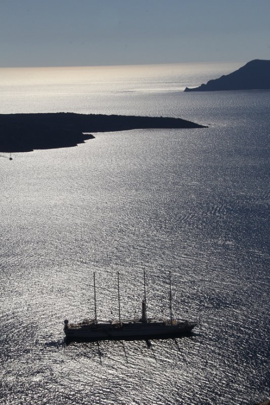 IMG_7040.JPG - Cruise ship in the caldera